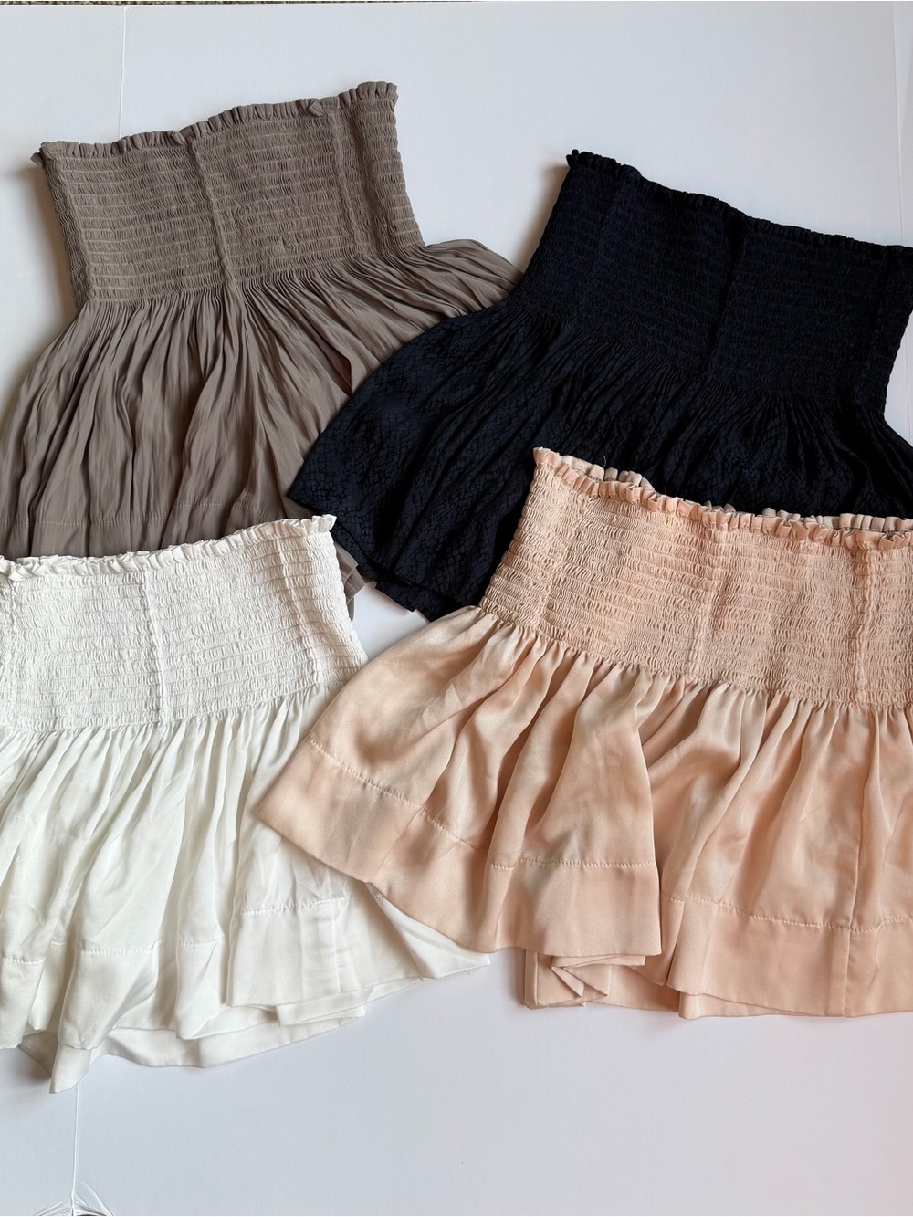 Koch Erica Skirt Bundle Lot of 4 skirt shorts all size XS cream tan peachy navy